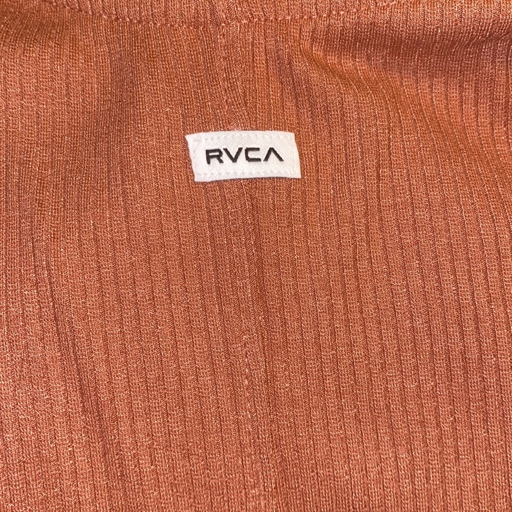 RVCA - Picture 3 of 4